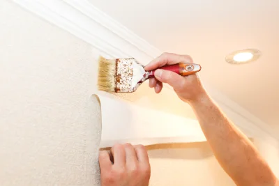 Pose de papier peint à Combrailles — revêtements muraux et toiles de verre